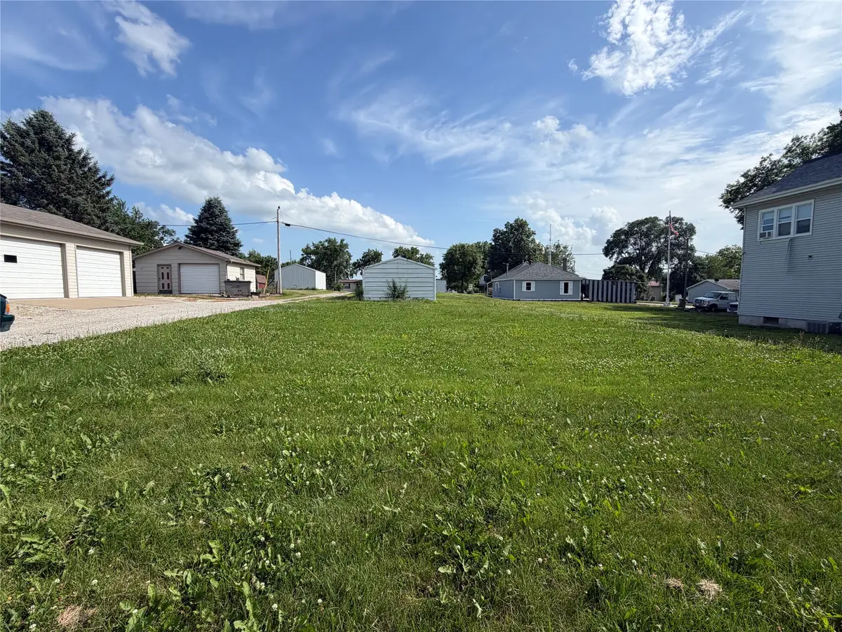 1116 High Ave W Road, Oskaloosa, IA 5277 - #1