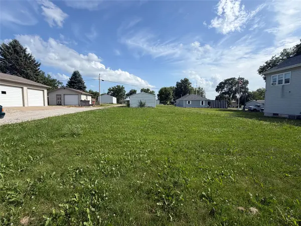 1116 High Ave W Road, Oskaloosa, IA 5277