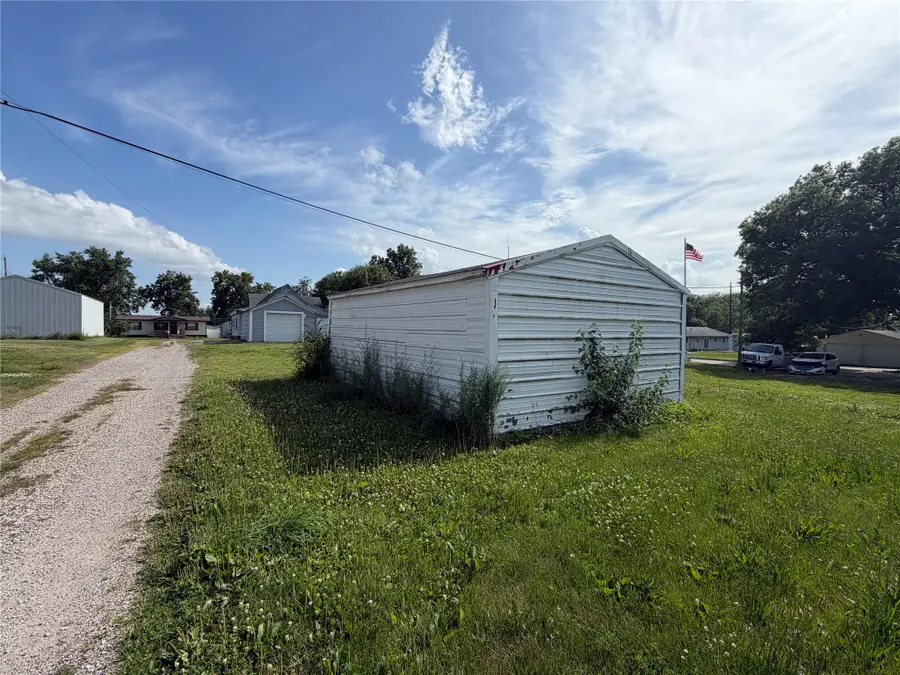 1116 High Ave W Road, Oskaloosa, IA 5277 - #3