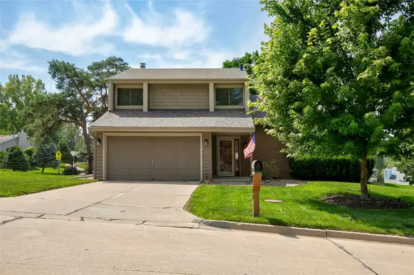 7900 Roseland Drive, Urbandale, IA 50322