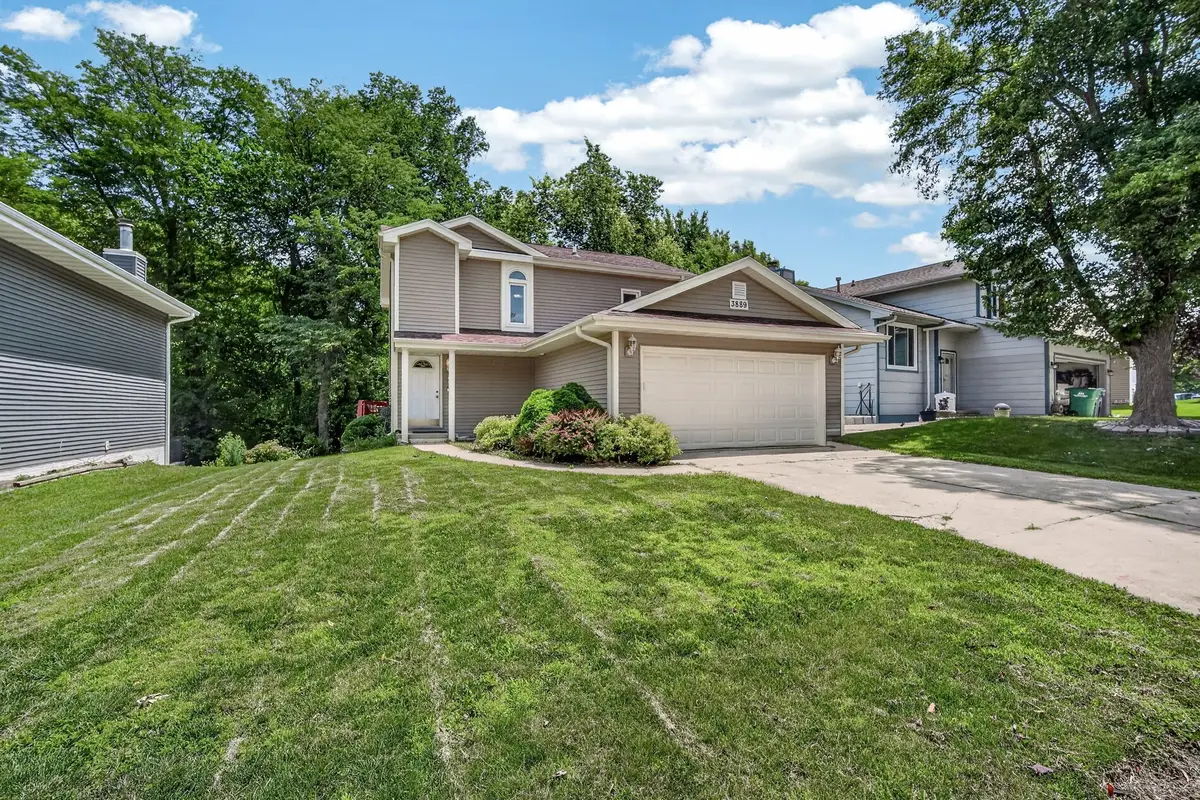 3889 92nd Drive, Urbandale, IA 50322 - #1
