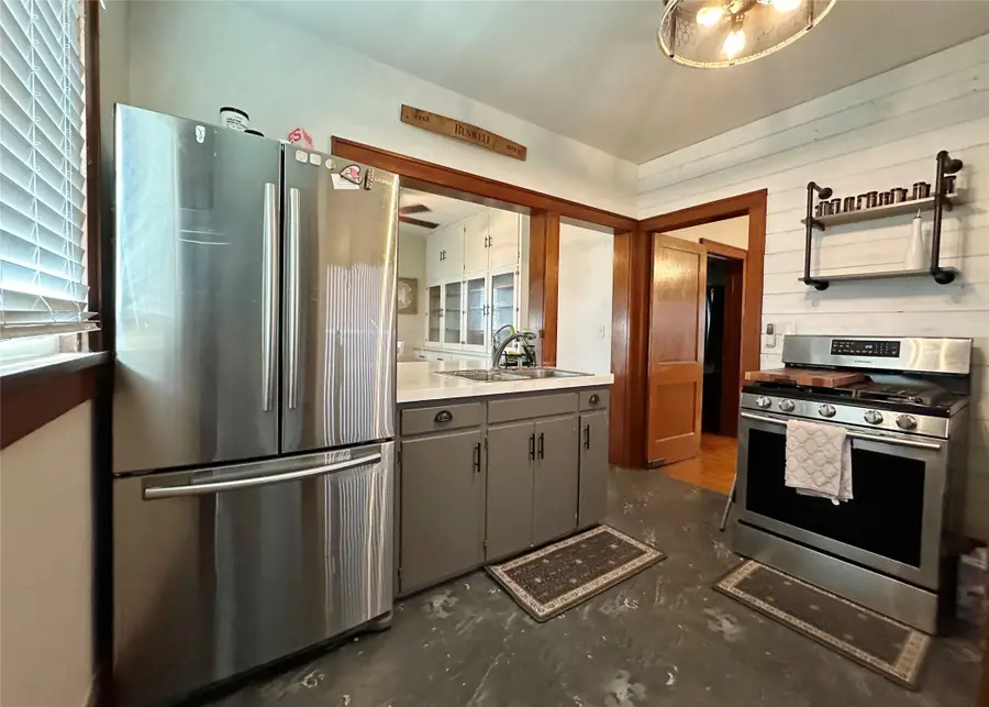 514 N 1st Street, Knoxville, IA 50138 - #3
