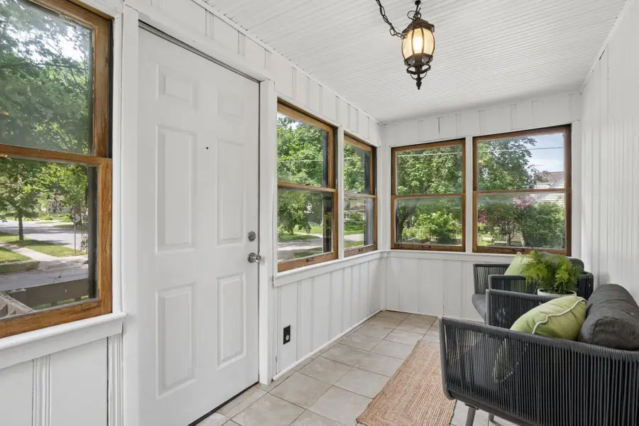 2423 35th Street, Des Moines, IA 50310 - #3