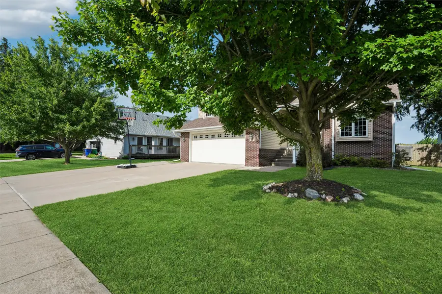 1213 S H Street, Indianola, IA 50125 - #3