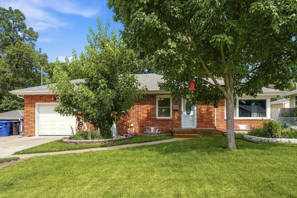 4015 53rd Street, Des Moines, IA 50310 - #1