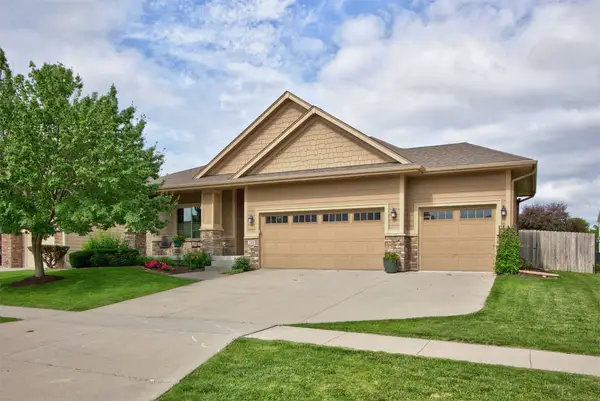215 S 85th Street, West Des Moines, IA 50266