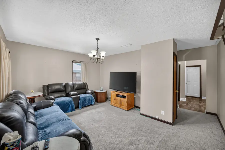 204 S 8th Avenue, Winterset, IA 50273 - #2
