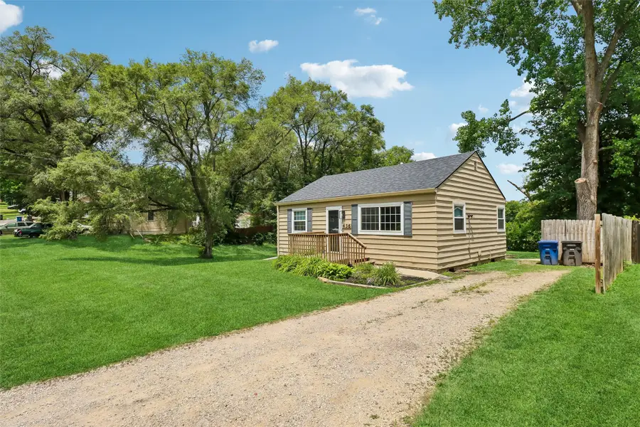 436 E Wall Avenue, Des Moines, IA 50315 - #2