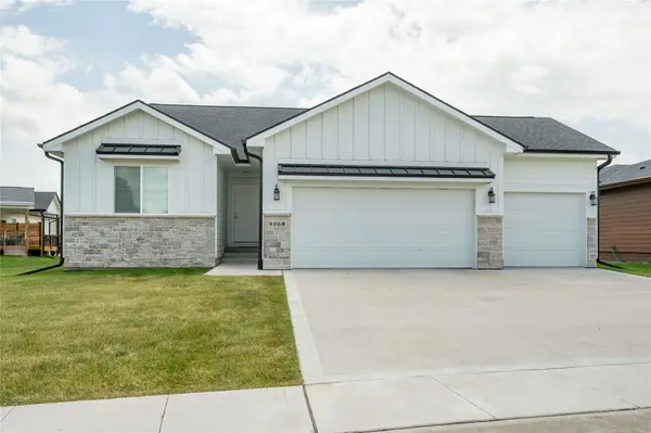 9068 Hayden Drive, West Des Moines, IA 50266