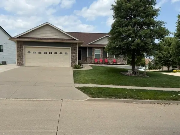 2462 E Highview Drive, Des Moines, IA 50320