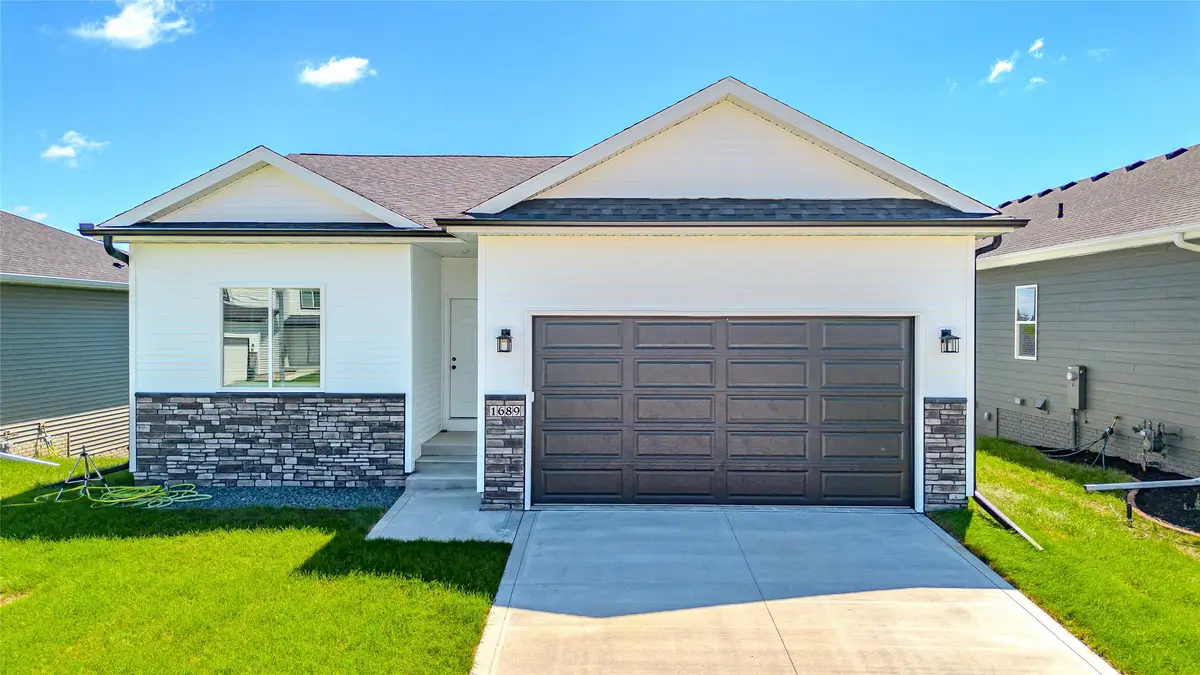 2002 Spaulding Lane, Grinnell, IA 50112 - #1
