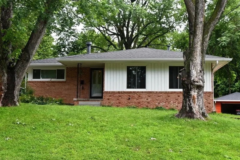 2819 Bennett Avenue, Des Moines, IA 50310 - #1