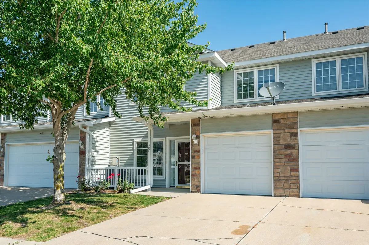 2100 Meadow Chase Lane #302, Des Moines, IA 50320 - #1
