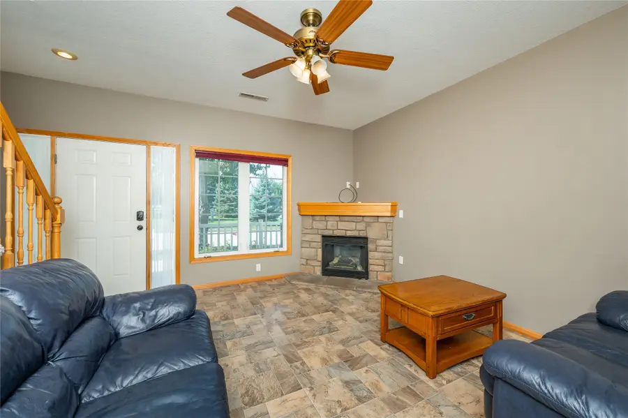 2100 Meadow Chase Lane #302, Des Moines, IA 50320 - #2