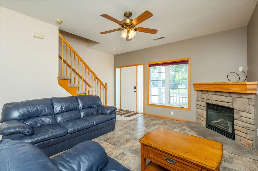 2100 Meadow Chase Lane #302, Des Moines, IA 50320 - #3