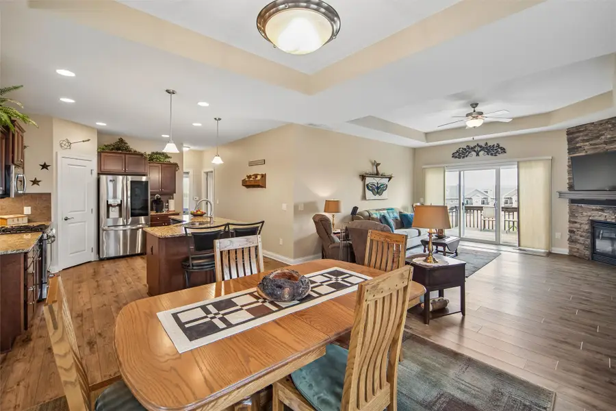 931 15th Avenue Se, Altoona, IA 50009 - #3