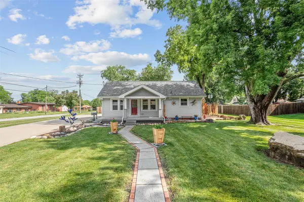 7119 Maryland Drive, Urbandale, IA 50322