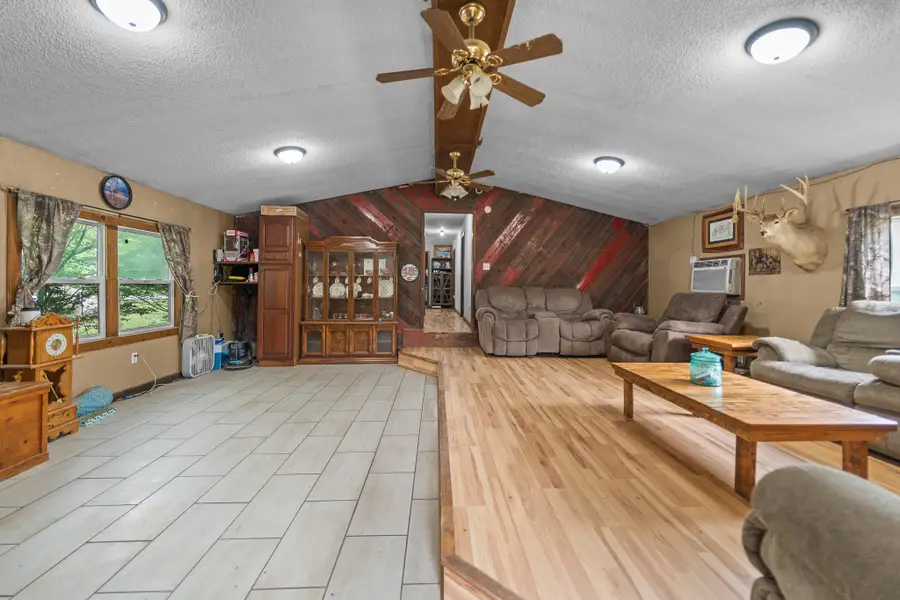 2532 Pacific Street, New Virginia, IA 50210 - #2