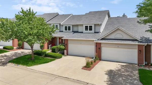 5925 Ep True Parkway #7, West Des Moines, IA 50266