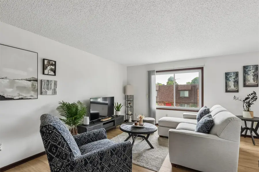4709 Woodland Avenue #7, West Des Moines, IA 50266 - #2