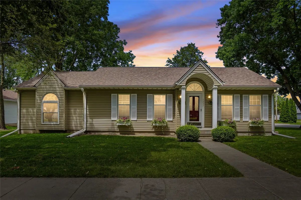 1237 J Avenue, Nevada, IA 50201 - #1