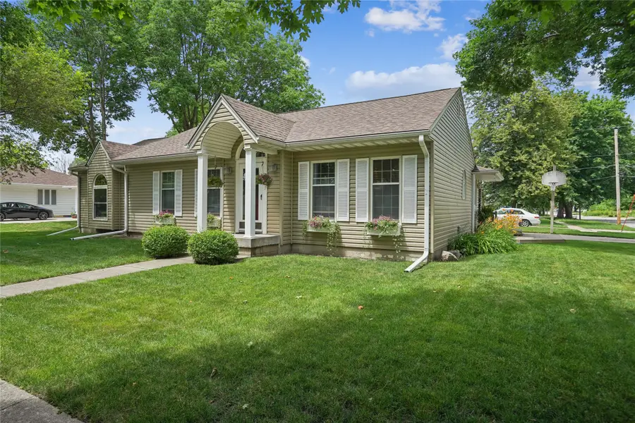 1237 J Avenue, Nevada, IA 50201 - #3