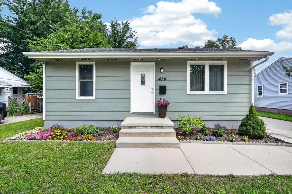 414 Hartford Avenue, Des Moines, IA 50315 - #1