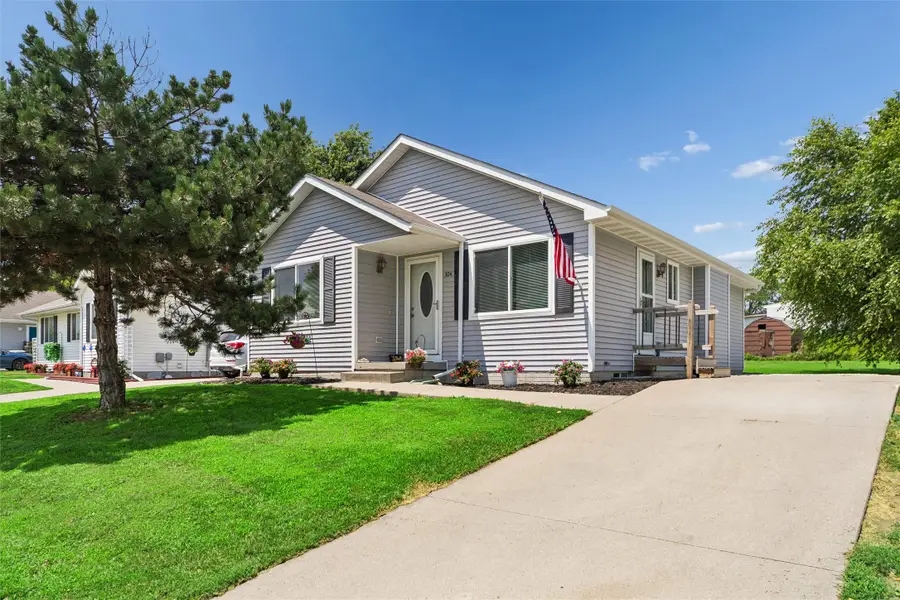 304 W 18th Place, Indianola, IA 50125 - #2