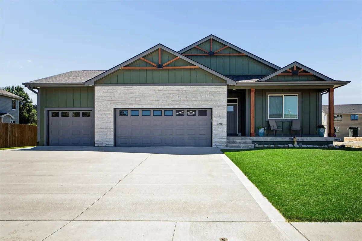 4708 90th Street, Urbandale, IA 50322 - #1