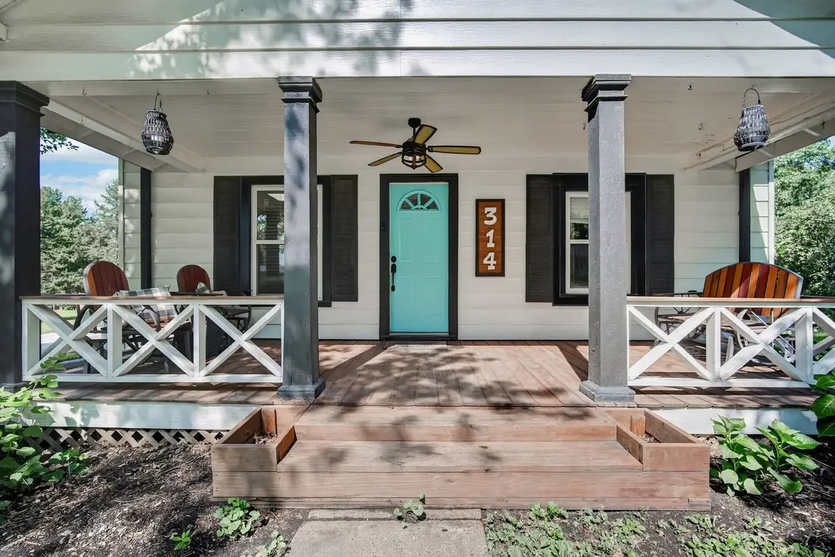 314 N Washington Avenue, Lacona, IA 50139 - #1