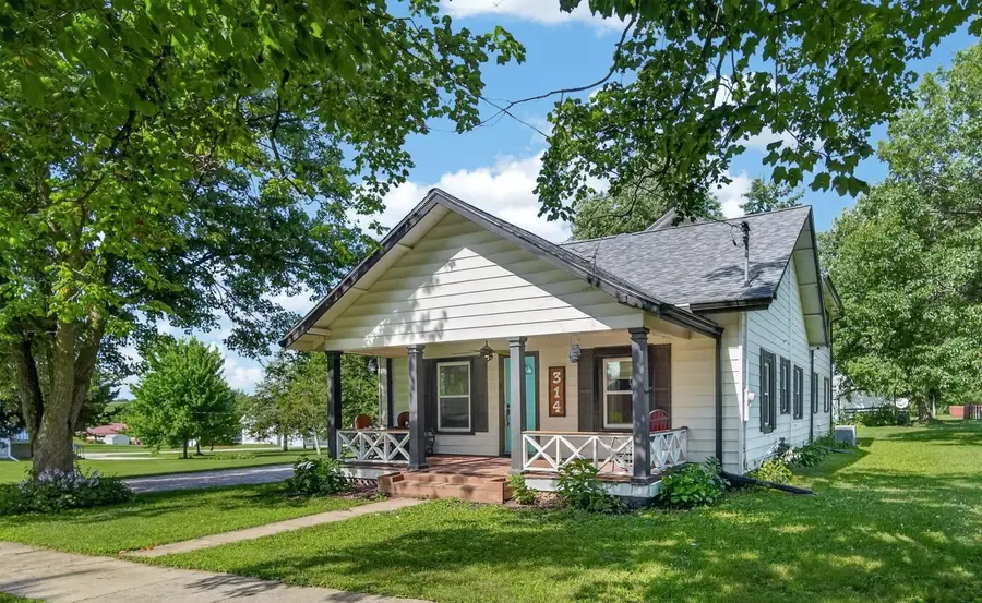 314 N Washington Avenue, Lacona, IA 50139 - #2
