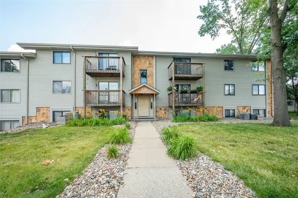 9547 University Avenue #23, Clive, IA 50325
