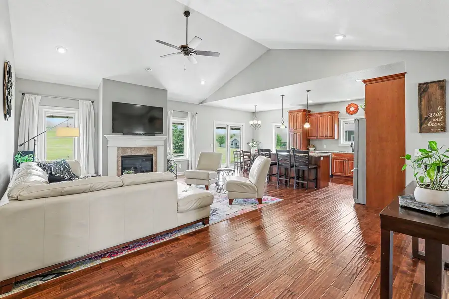 1812 W 3rd Street, Pella, IA 50219 - #2
