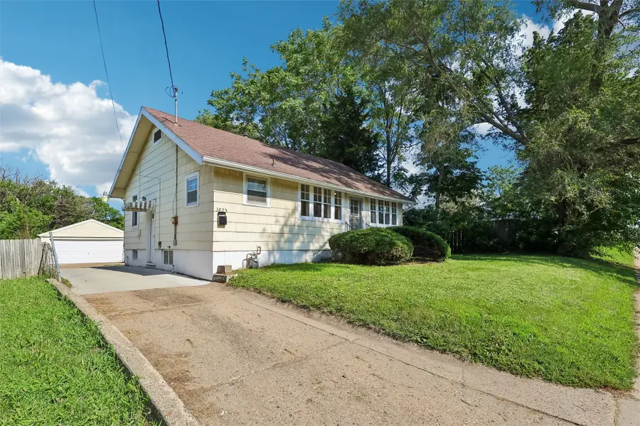 3825 2nd Avenue, Des Moines, IA 50313 - #2