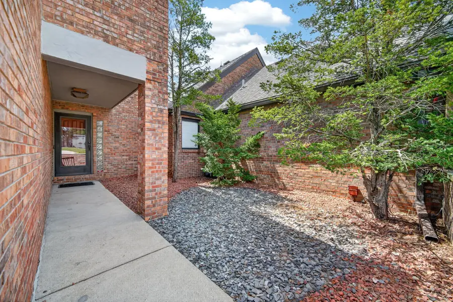664 58th Street #3, West Des Moines, IA 50266 - #2