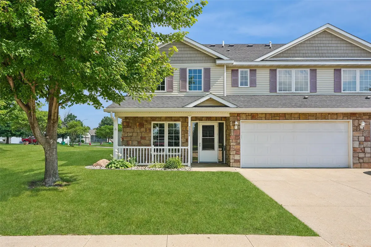 2229 3rd Avenue Sw, Altoona, IA 50009 - #1
