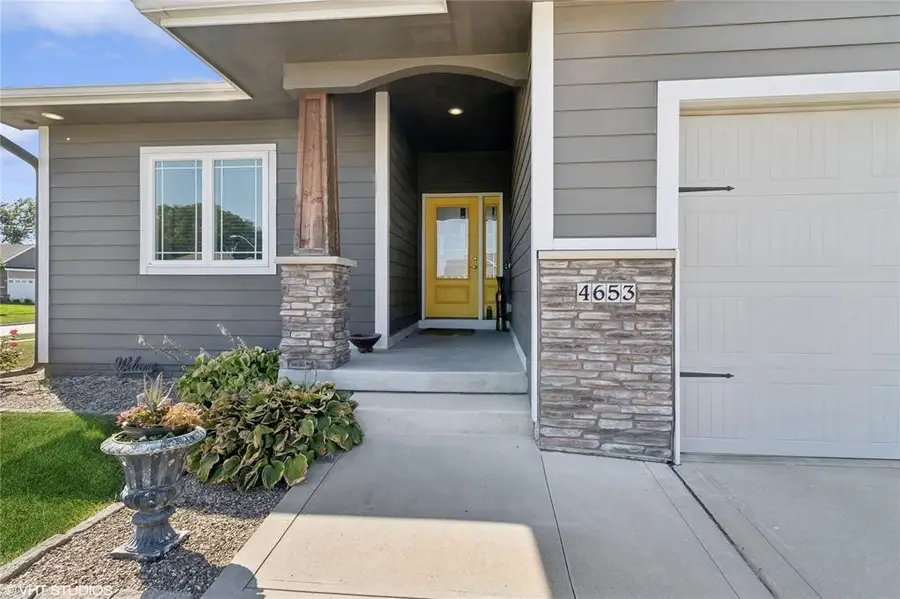 4653 SE Grosbeak Point, West Des Moines, IA 50265 - #3