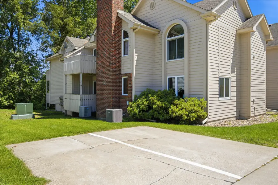 401 SE Lowell Drive #4, Ankeny, IA 50021 - #2