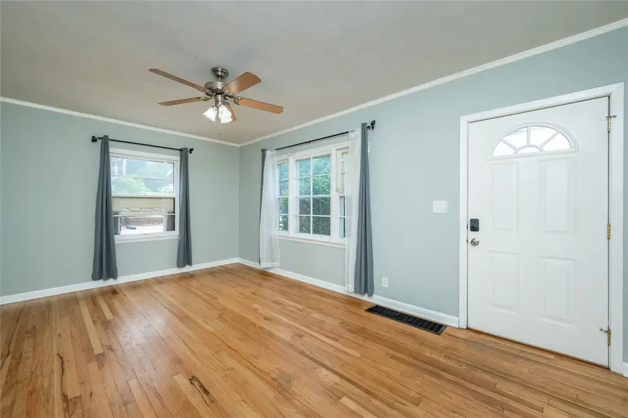 6008 Rollins Avenue, Des Moines, IA 50312 - #3