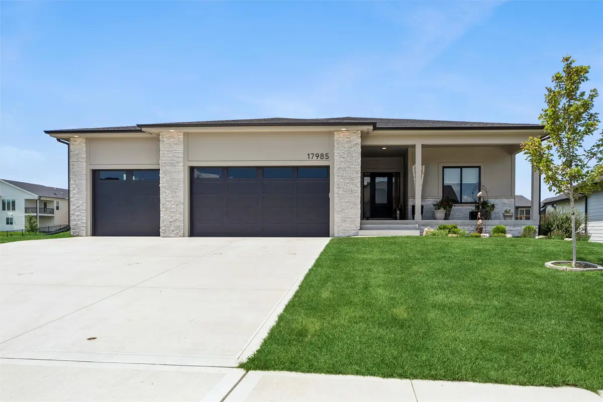 17985 Tanglewood Drive, Clive, IA 50325 - #1