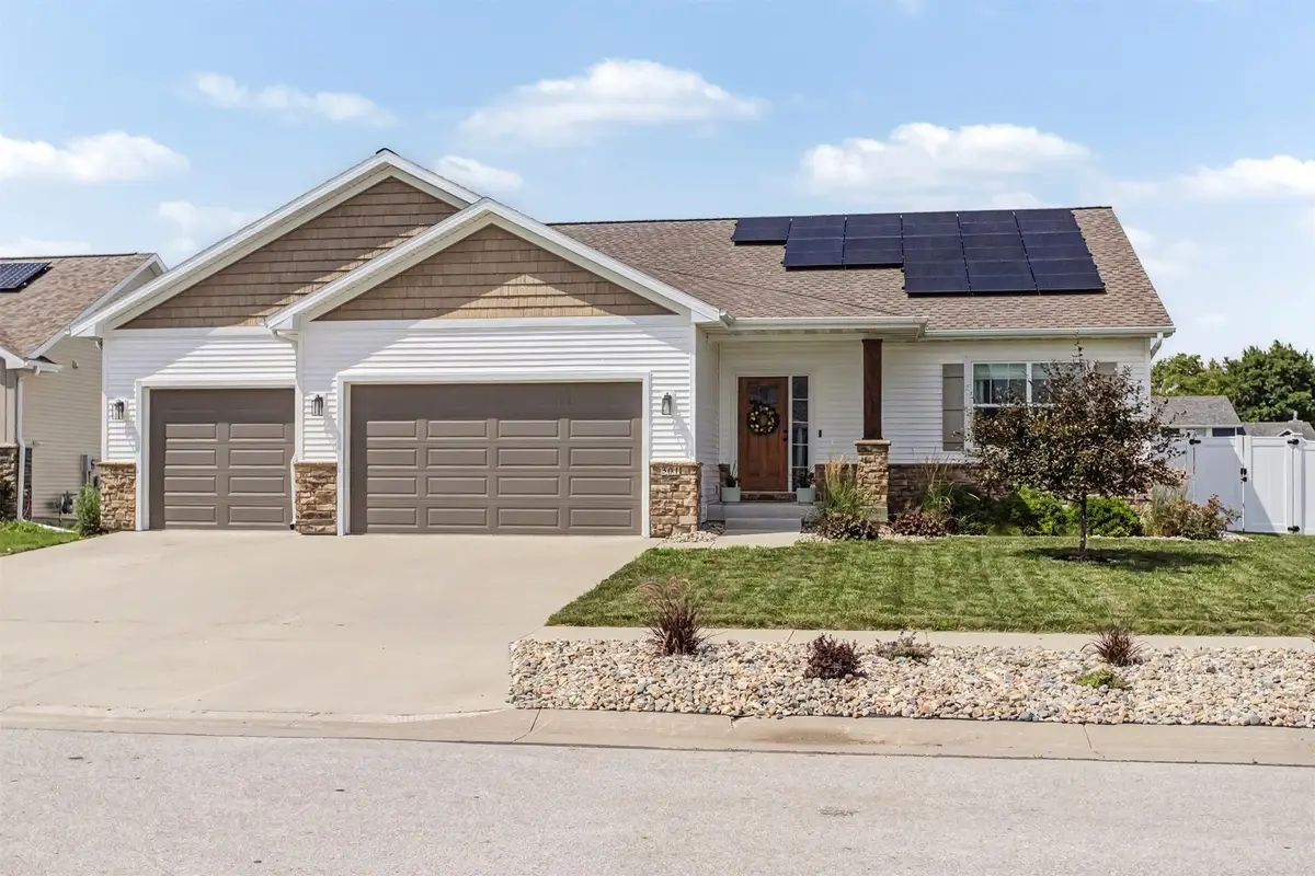 301 Hawthorne Circle, Gilbert, IA 50105 - #1