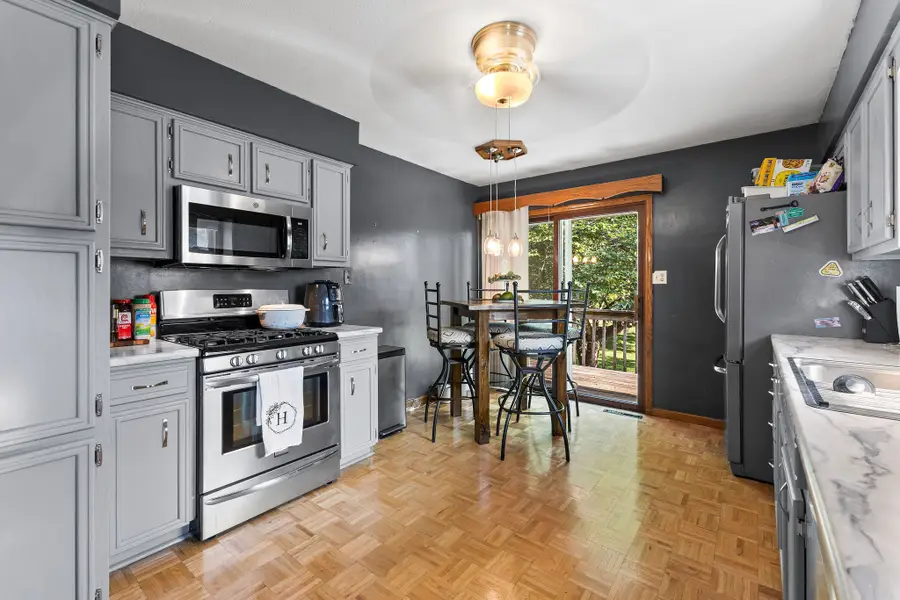 627 Broad Street, Des Moines, IA 50315 - #2