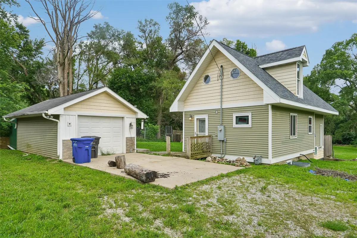 605 E Watrous Avenue, Des Moines, IA 50315 - #1