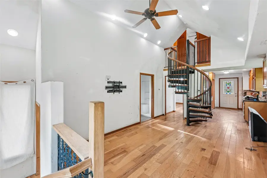 605 E Watrous Avenue, Des Moines, IA 50315 - #2