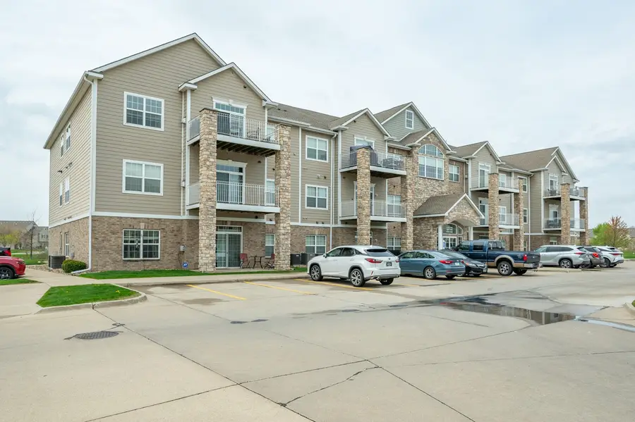 8350 Ep True Parkway #1103, West Des Moines, IA 50266 - #2