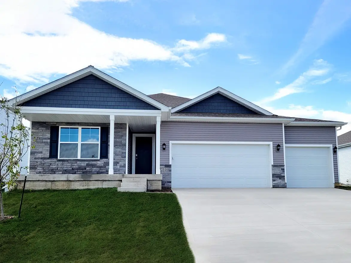 6601 Lake Ridge Avenue, Des Moines, IA 50320 - #1