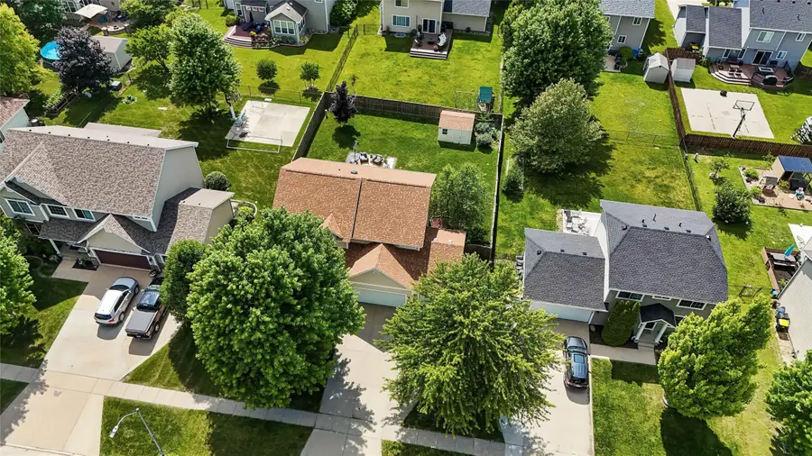 570 SE Cardinal Lane, Waukee, IA 50263 - #2