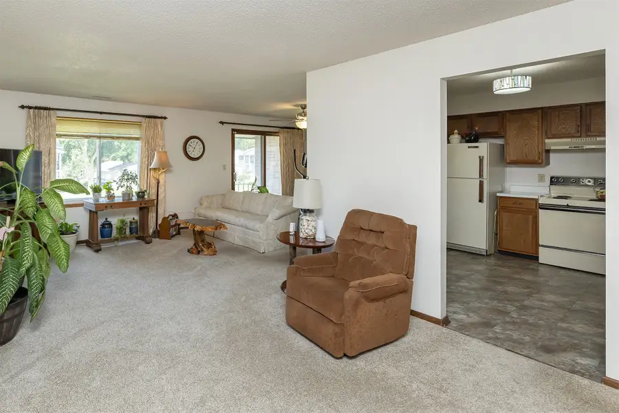 4857 Woodland Avenue #8, West Des Moines, IA 50266 - #3