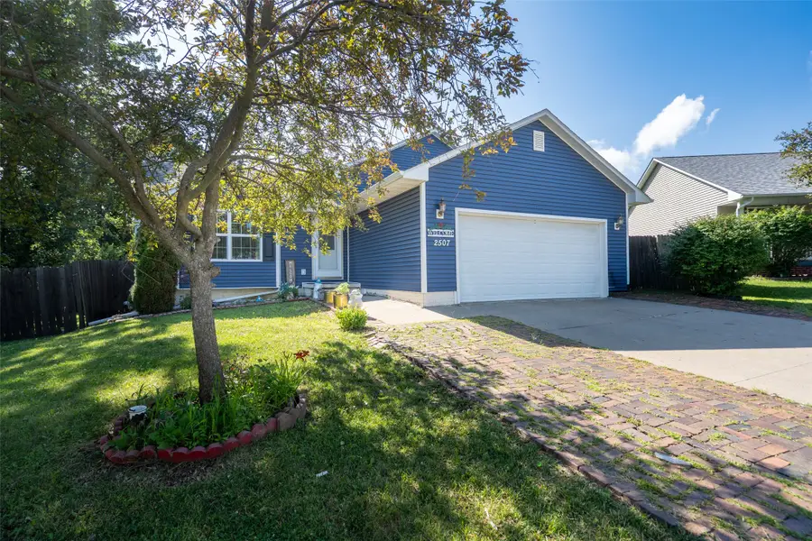 2507 Eagle Point Court, Des Moines, IA 50320 - #2