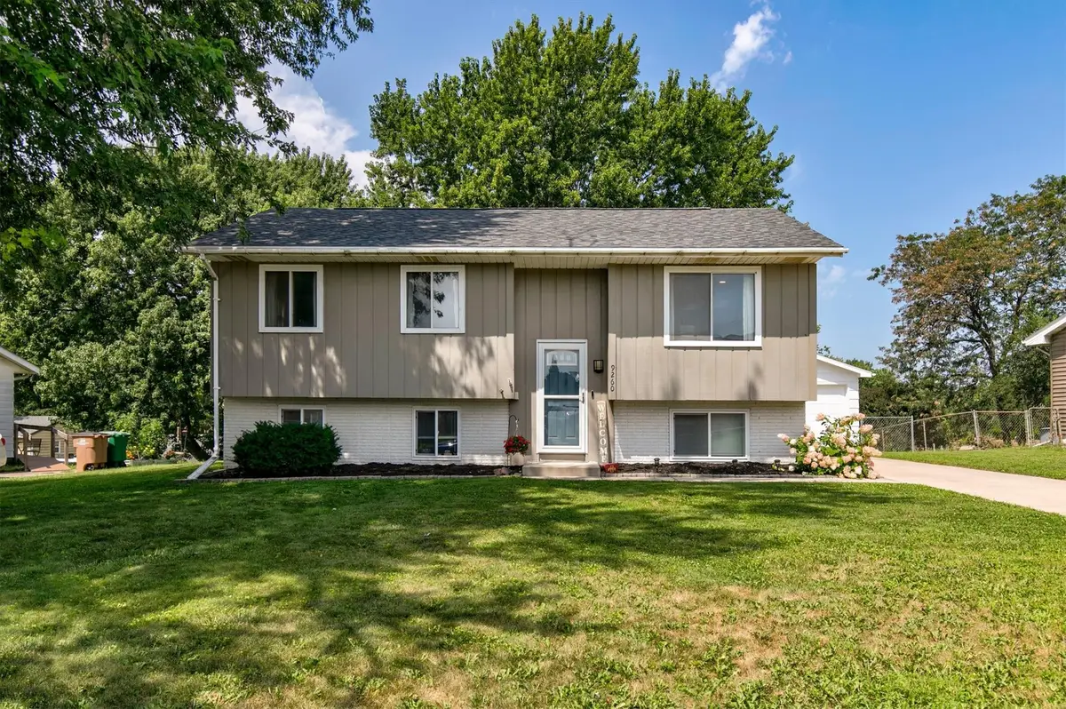 9260 Elmcrest Drive, Norwalk, IA 50211 - #1